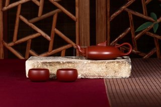 《魚飛燕套組》宜興紫砂壺實力派藝人手工大紅袍 《魚飛燕套組》宜興紫砂壺實力派藝人手工大紅袍