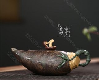 《春回大地》 《春回大地》