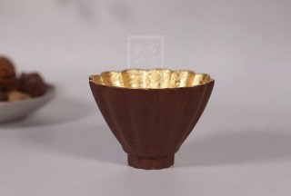 《紫砂鎏金百花杯》 《紫砂鎏金百花杯》