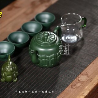 《梵蓮套具》 《梵蓮套具》