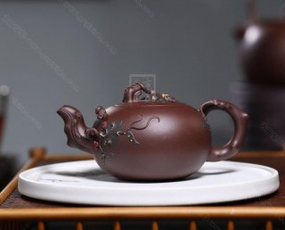 《松鼠葡萄》 《松鼠葡萄》