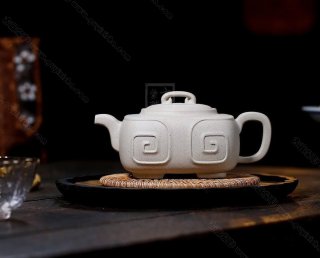 《回紋四方》 《回紋四方》