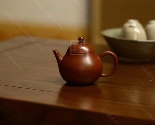 《秋梨》 《秋梨》