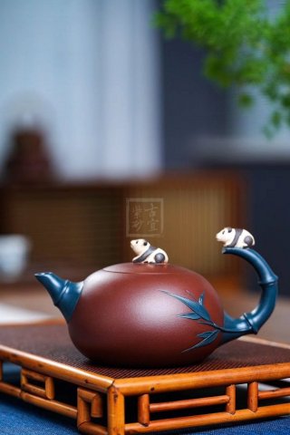 《熊貓戲竹》 《熊貓戲竹》